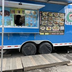 Tacos El Bajio - Very delicious and family owned!