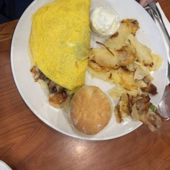 Broken Yolk Cafe - Create Your Own Omelet - Breakfast & Brunch Near Me - La Quinta, California Broken Yolk Cafe - Create Your Own Omelet - Breakfast & Brunch Near Me - La Quinta, California