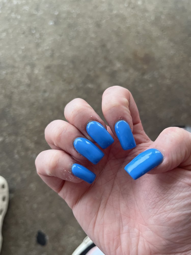 Nails 4 U Logo