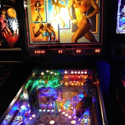 Pin ball. Ooo la la.