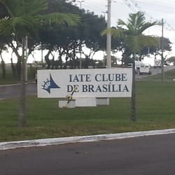 Iate Clube de Brasília - Iate Clube de Brasil. Placa na entrada.