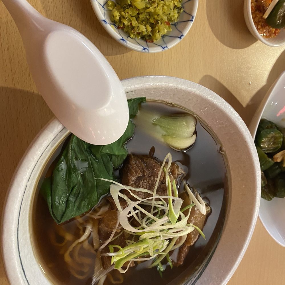 Honolulu Noodle & Co - Beef noodle soup - Ramen Near Me - Honolulu, Hawaii