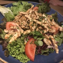 Meraner Pizzeria Restaurant - Salat mit Hähnchenbrust
