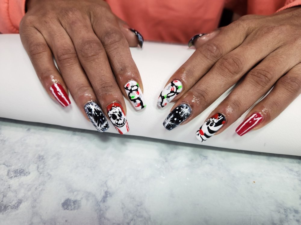 Quilla's Nailz Logo