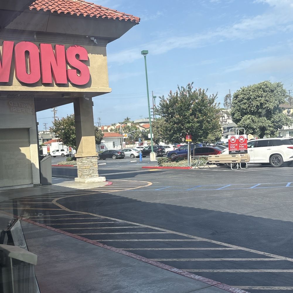 Vons - Tons of parking. It's never crowded - Grocery Near Me - Redondo Beach, California Vons - Tons of parking. It's never crowded - Grocery Near Me - Redondo Beach, California