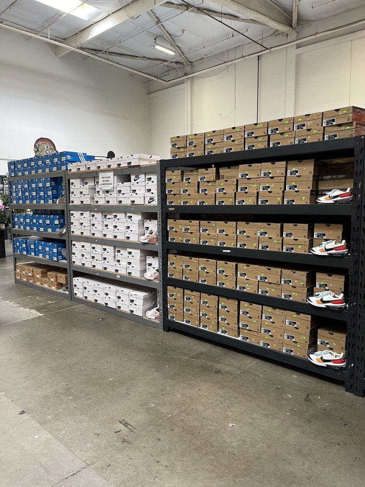 BULLDOG LIQUIDATORS CAMARILLO 2025 Photos & 188 Reviews 3233