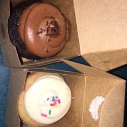 Chocolate & Vanilla cupcakes. The vanilla was confetti color inside :)
