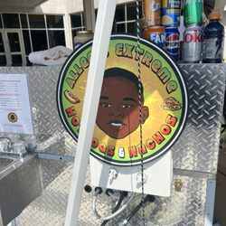 Allens Extreme Hot Dogs & Nachos - Hot dog cart