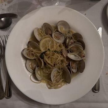 Dante & Luigi's - Dante & Luigi's Linguini with Little Neck Clams in White Sauce - Italian Near Me - Philadelphia, Pennsylvania Dante & Luigi's - Dante & Luigi's Linguini with Little Neck Clams in White Sauce - Italian Near Me - Philadelphia, Pennsylvania