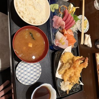 Yabu Restaurant - Tempura and sashimi combo - Sushi Bars Near Me - Los Angeles, California Yabu Restaurant - Tempura and sashimi combo - Sushi Bars Near Me - Los Angeles, California