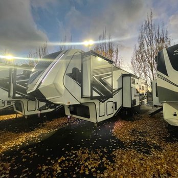 Roberson RV Center - RV Dealers Near Me - Salem, Oregon