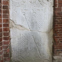 Klosterruine Eldena - Grabplatte von Abt Johannes VII. (verstorben 11. Mai 1473)