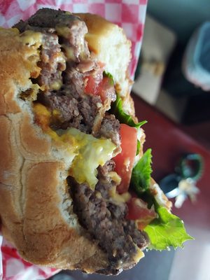 Bigg Burger by null