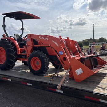 WC Tractor Waco - Mario took this one at the store after getting the tractor loaded. - Farming Equipment Near Me - Woodway, Texas WC Tractor Waco - Mario took this one at the store after getting the tractor loaded. - Farming Equipment Near Me - Woodway, Texas