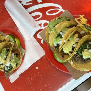 Chilangos Tacos - Barbacoa Taco, Carne Asada Taco, al Pastor Taco. - Tacos Near Me - Dallas, Texas Chilangos Tacos - Barbacoa Taco, Carne Asada Taco, al Pastor Taco. - Tacos Near Me - Dallas, Texas