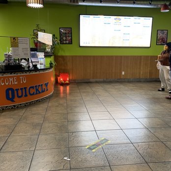 Quickly Brentwood - 6 foot distance with all chairs tables put away. - Bubble Tea Near Me - Brentwood, California