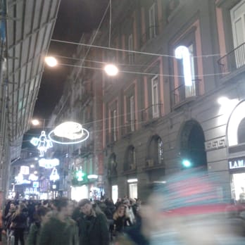 Luminarie a Napoli - La sfogliatella! - Festivals Near Me - Naples, NA