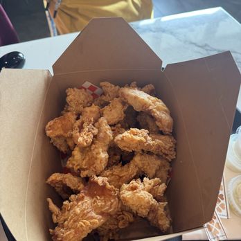 Echicken Pizza Boys - Tenders - Pizza Near Me - Honolulu, Hawaii Echicken Pizza Boys - Tenders - Pizza Near Me - Honolulu, Hawaii