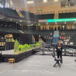 Alaska Airlines - Waiting for the graduates