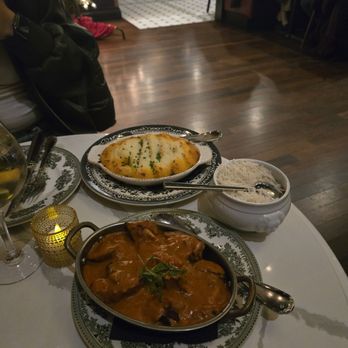 Monarch & Lion - Chicken Tikka malsala - British Near Me - Chicago, Illinois Monarch & Lion - Chicken Tikka malsala - British Near Me - Chicago, Illinois