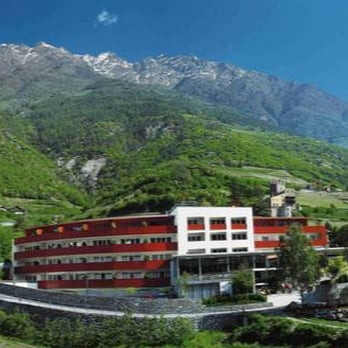 Lindenhof - Hotelansicht - Hotels Near Me - Naturns, BZ Lindenhof - Hotelansicht - Hotels Near Me - Naturns, BZ