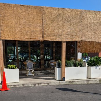 Carnegie Diner & Cafe - Outside seating - Diners Near Me - Vienna, Virginia Carnegie Diner & Cafe - Outside seating - Diners Near Me - Vienna, Virginia