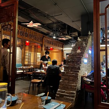 Juqi - Interior - Chinese Near Me - Flushing, New York