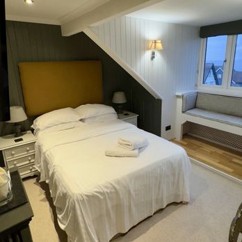 Bosanneth - Manacles Room, second floor under the eaves, sea view. - Bed & Breakfast Near Me - Falmouth, CON