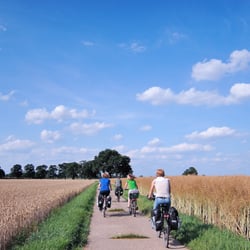 Burgmannshof - Weser-Radweg zum Burgmannshof in Stolzenau