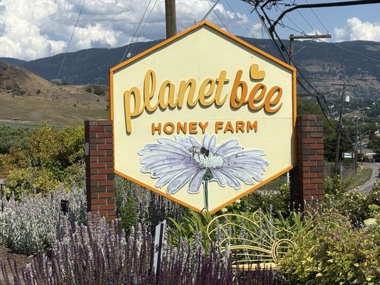 Planet Bee Honey Farm and Honeymoon Meadery by null