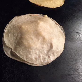 Tacos El Paisa del Bosque - This is a flour quesadilla in the making. - Tacos Near Me - Tijuana, BCN Tacos El Paisa del Bosque - This is a flour quesadilla in the making. - Tacos Near Me - Tijuana, BCN