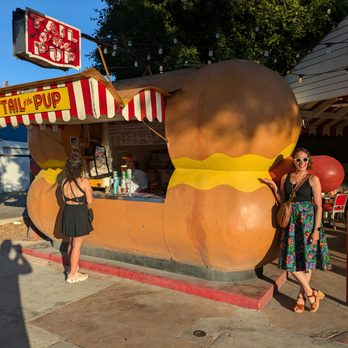 Tail O' the Pup - Look for the giant hot dog and bun! - Burgers Near Me - West Hollywood, California Tail O' the Pup - Look for the giant hot dog and bun! - Burgers Near Me - West Hollywood, California