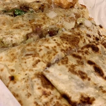 Tacolandia - Quesadilla w/ tripas - Food Trucks Near Me - Clovis, California