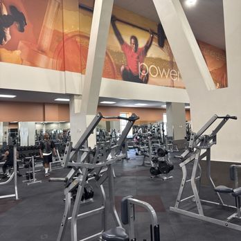 LA Fitness - Interior - Gyms Near Me - Glendale, California LA Fitness - Interior - Gyms Near Me - Glendale, California