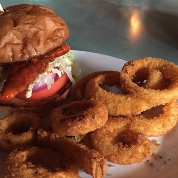 Lutz Tavern - Dive Bars Near Me - Portland, Oregon