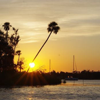 Tommy B Boating - Boat Tours Near Me - Crystal River, Florida Tommy B Boating - Boat Tours Near Me - Crystal River, Florida