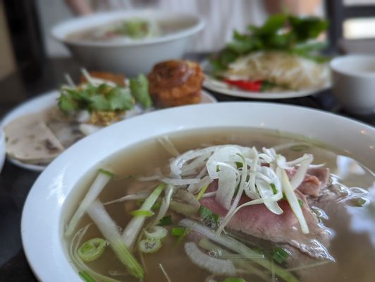 Pho Linh by null