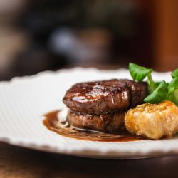 The Consulate - Midtown - Filet mignon