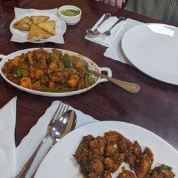Chili chicken and onion samosa Chili chicken and onion samosa