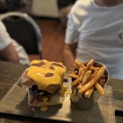 Myke's Cafe - New Stoners paradise