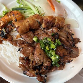 Saigon Corner Restaurant - Special bun with grilled pork, shrimp, and egg rolls, - Soup Near Me - Las Vegas, Nevada