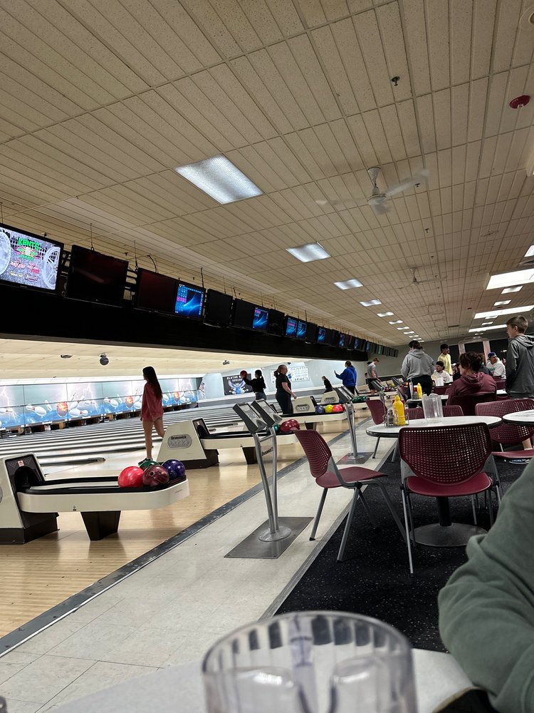 OLATHE LANES EAST BOWLING CENTER Updated September 2024 11 Photos & 31 Reviews 303 N