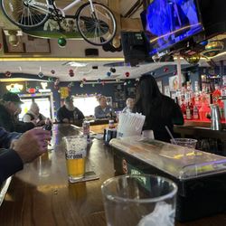 Caroline's By The Bay - Bar area