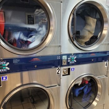Laundromat At Park Ridge - Super fast and well maintained dryers. - Laundromat Near Me - North Arlington, New Jersey Laundromat At Park Ridge - Super fast and well maintained dryers. - Laundromat Near Me - North Arlington, New Jersey