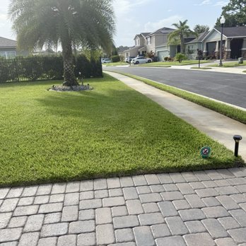 Franklin's Landscape - Front Lawn - Landscaping Near Me