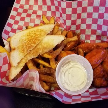 Kravins Restaurant - wings toast fries - Seafood Near Me - Monroe, Louisiana