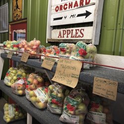 Okaw Valley Orchard - Apples on display.