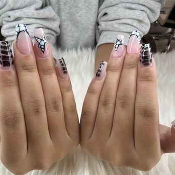 Chic Nails - Nail Salons Near Me - Fenton, Missouri