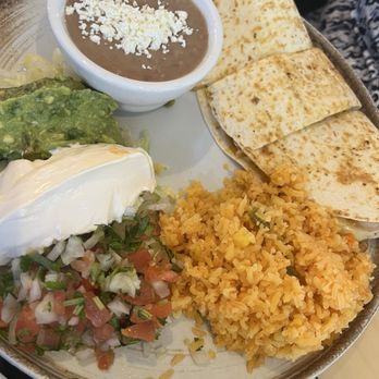 Queens & King mexican kitchen - Shrimp Quesadilla de Camarón / Shrimp Quesadilla - New Mexican Cuisine Near Me - Kissimmee, Florida