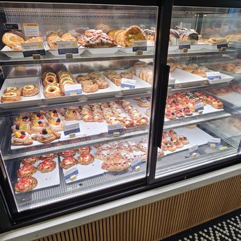 Paris Baguette - Show case - Bakeries Near Me - Novi, Michigan Paris Baguette - Show case - Bakeries Near Me - Novi, Michigan